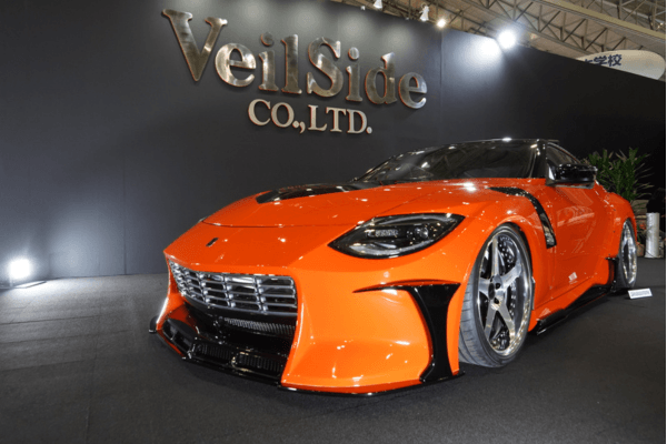 VEILSIDE FFZ400 RZ34 on display with full Aero Complete Kit, featuring aggressive front fascia and widebody stance.