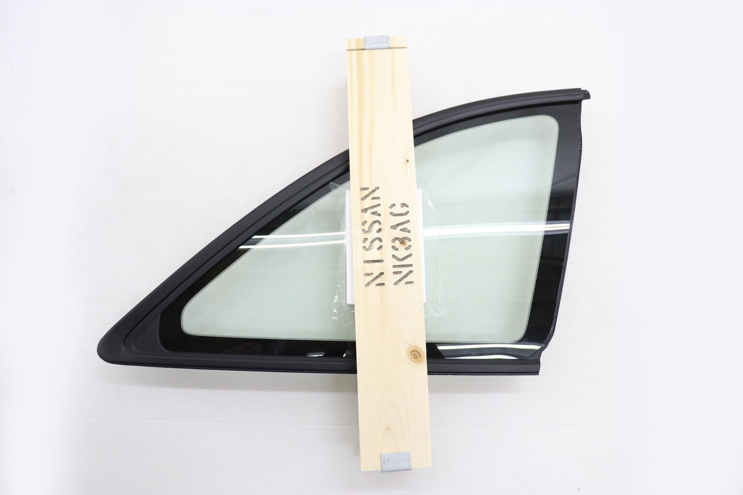 NISSAN Rear Quarter Glass Assy RH - Skyline BCNR33 #663101671
