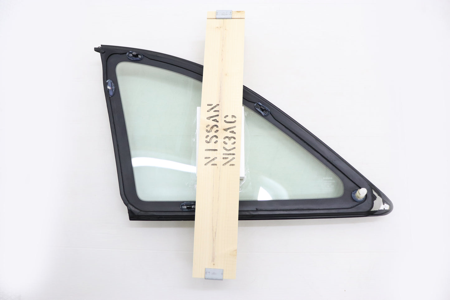 NISSAN Rear Quarter Glass Assy RH - Skyline BCNR33 #663101671
