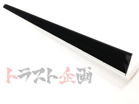 NISSAN Внутренний молдинг двери правый - Skyline R32 BNR32 #663101019