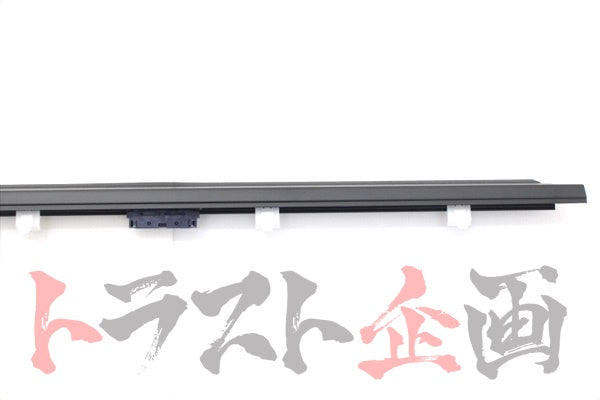 OEM Nissan Outer Door Moulding RHS - S15 #663101517 - Trust Kikaku