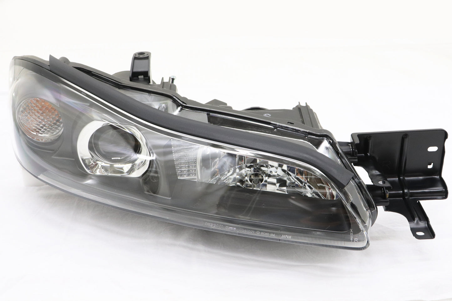 Ксеноновая фара NISSAN RHS - S15 ##663101944