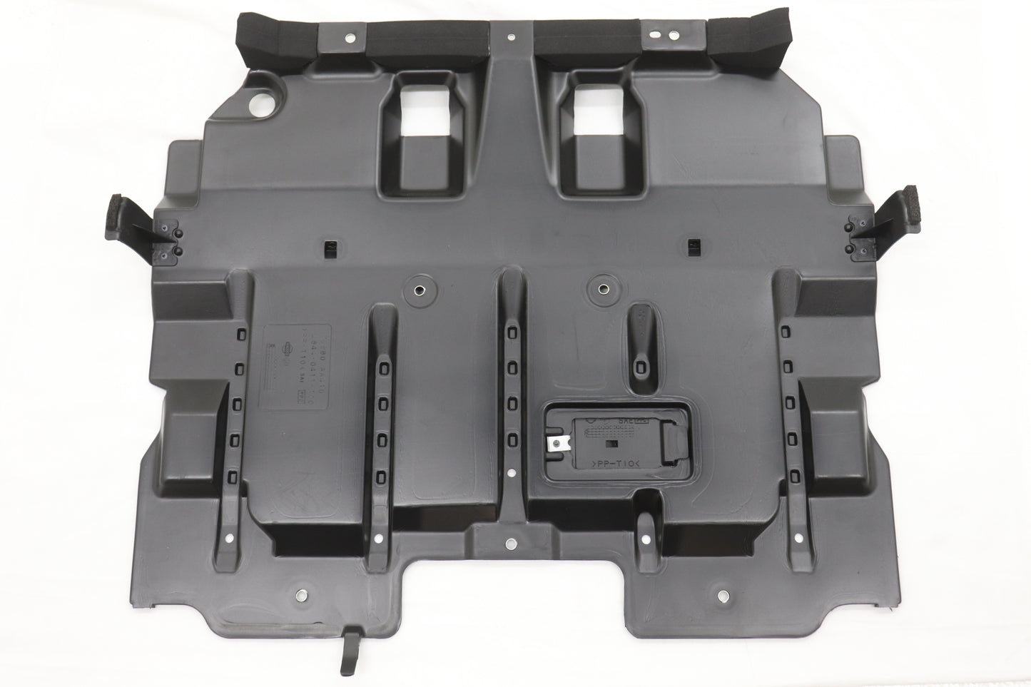 Передняя нижняя крышка двигателя NISMO Heritage - Skyline BNR34 V-Spec #660102162