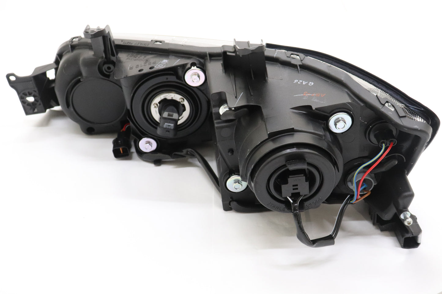 Корпус галогенной фары MITSUBISHI, правая — Evolution 9 ##868101036