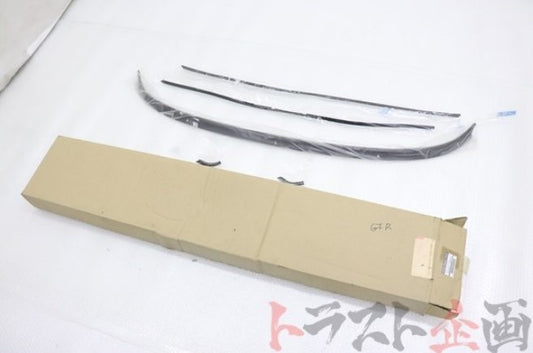 [USED] NISSAN Rear Window Molding Set - BNR32 #1200095173-1