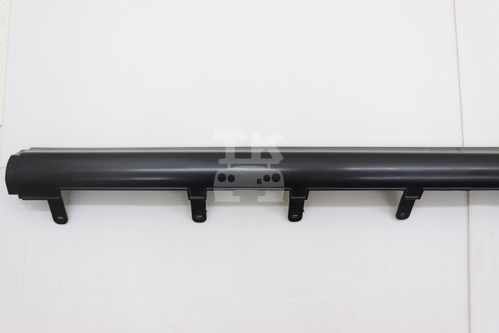 Nissan Side Skirt Unpainted LHS - BNR34 #663101641