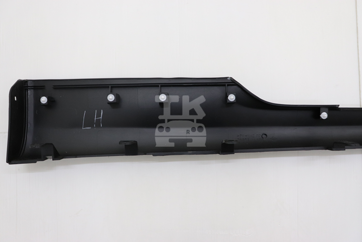 Nissan Side Skirt Unpainted LHS - BNR34 #663101641