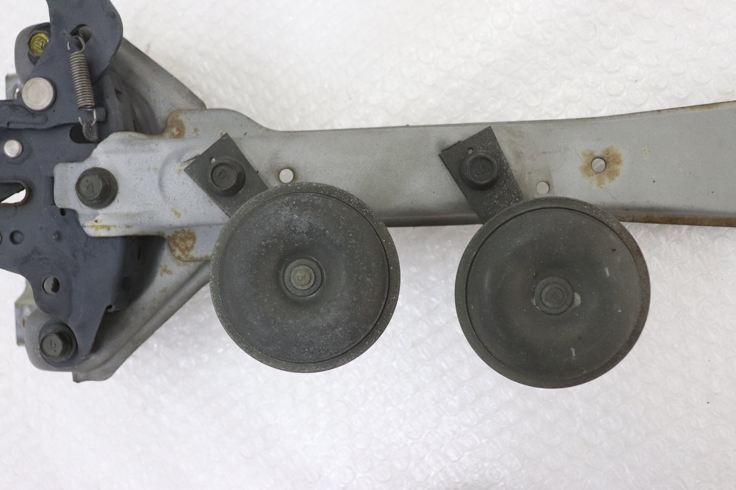 [USED] NISSAN Hood Latch (Bonnet Catch) - Skyline ER34 25GT Turbo (Late Model) 4-Door #1100333102