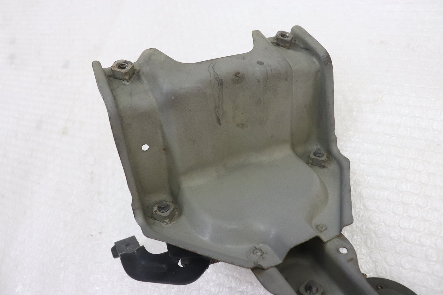 [USED] NISSAN Hood Latch (Bonnet Catch) - Skyline ER34 25GT Turbo (Late Model) 4-Door #1100333102