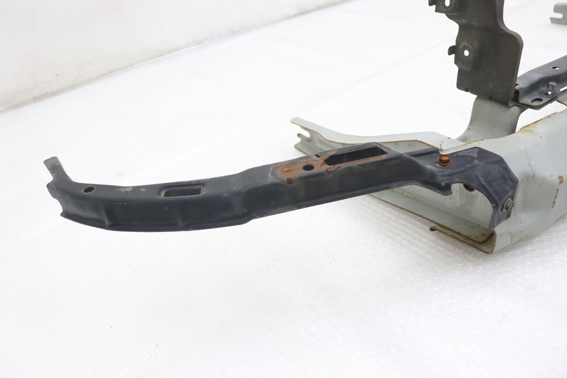 [USED] Nissan Front Bumper Reinforcement Bar - Skyline ER34 25GT Turbo (Late Model) 4-Door