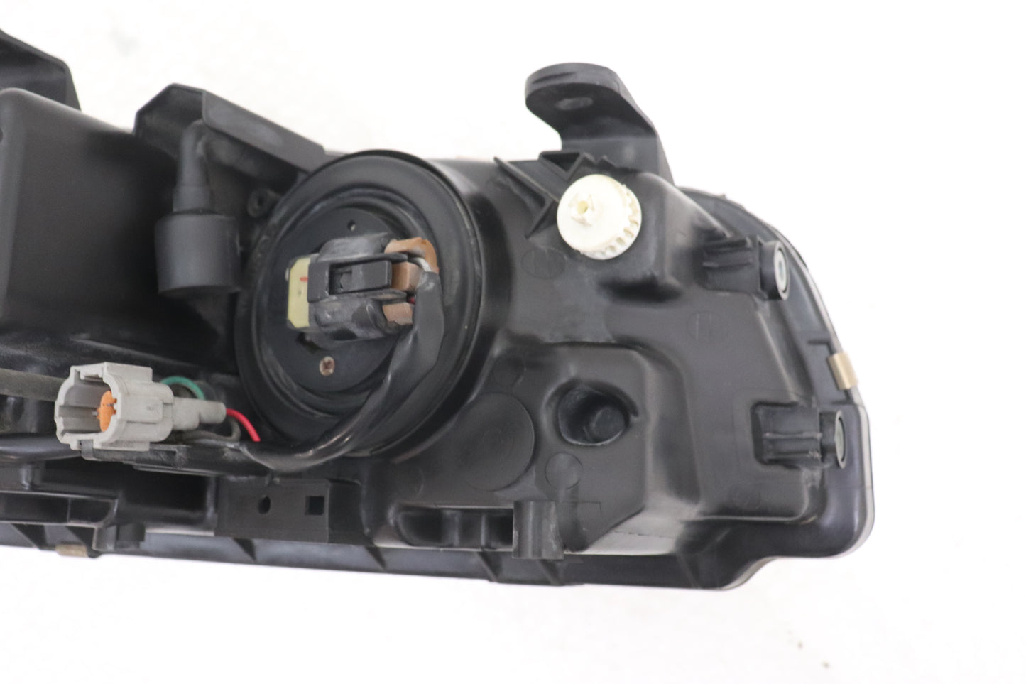 [USED] NISSAN Halogen Headlight (Passenger Side) – Skyline ER34 25GT Turbo (Late Model) 4-Door #1100333112
