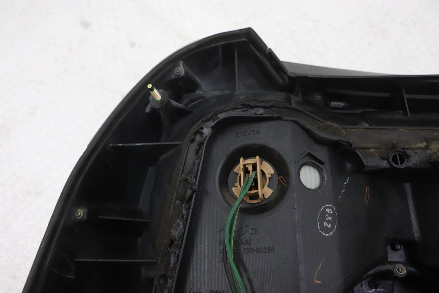 [USED] NISSAN Tail Light (Driver Side) – Nissan Skyline ER34 25GT Turbo (Late Model) 4-Door #1100333119