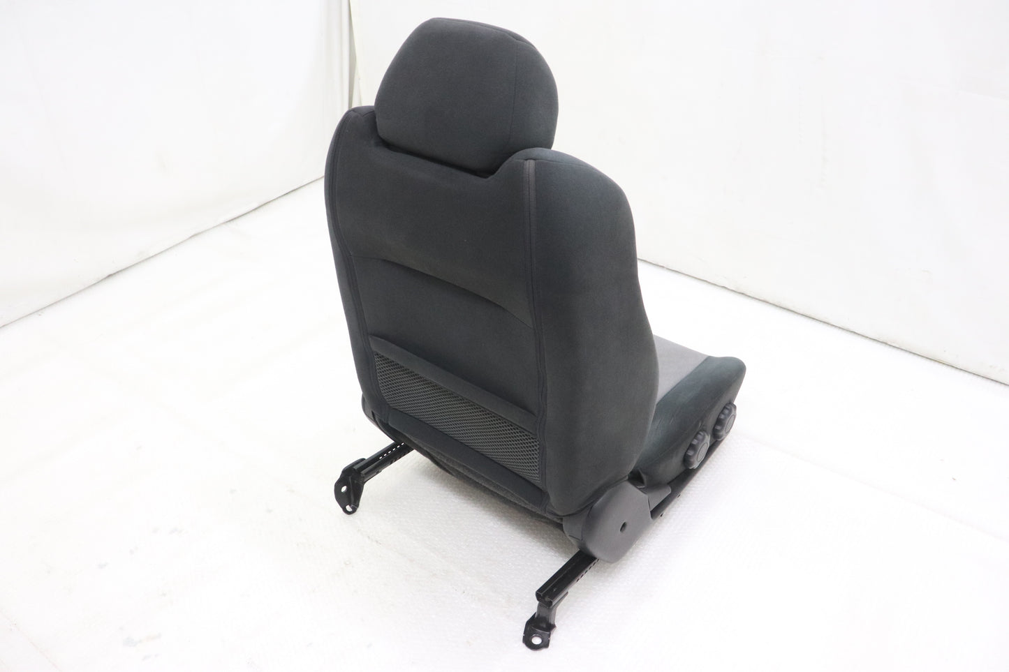 [USED] NISSAN Driver Seat – Skyline ER34 25GT Turbo (Late Model) 4-Door #1100333201