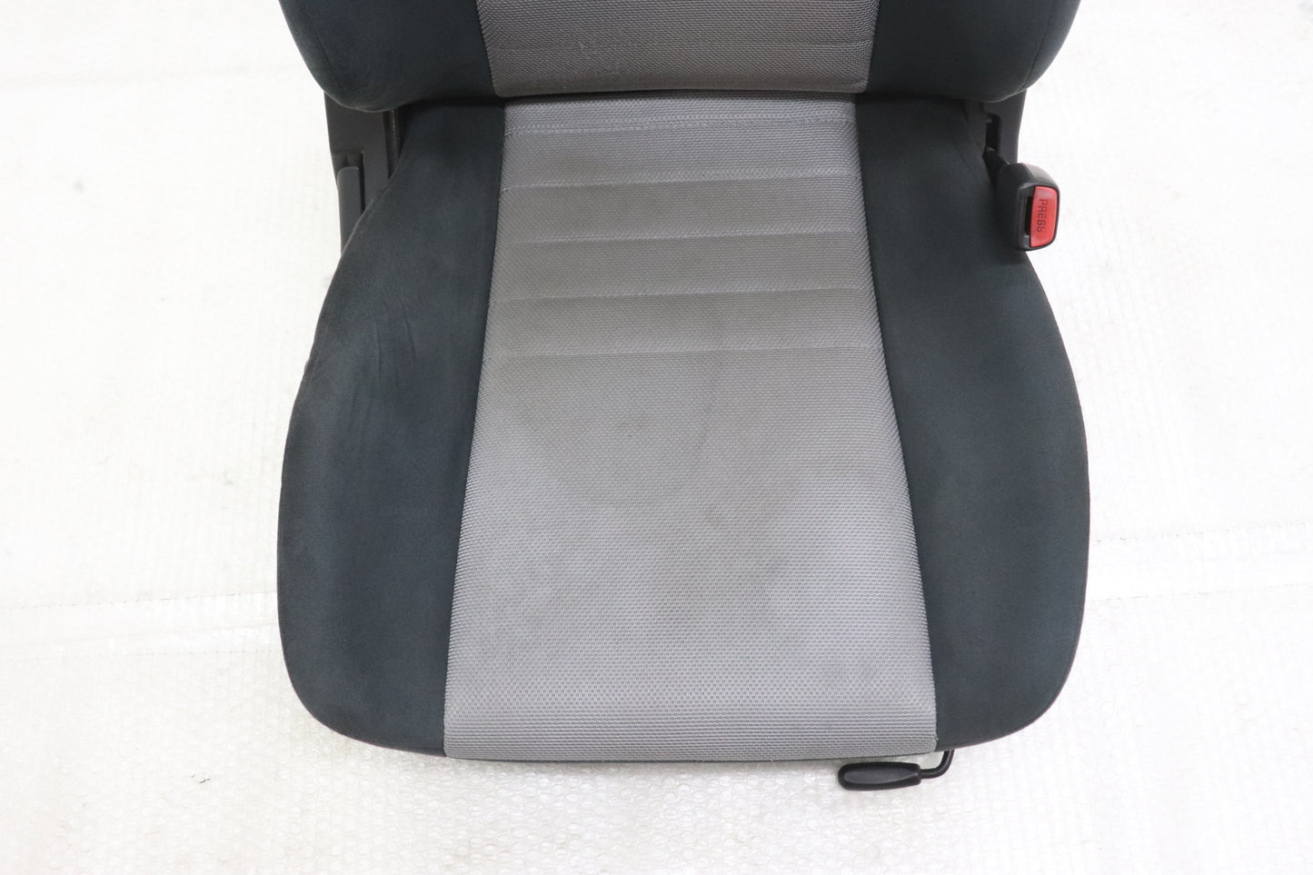 [USED] NISSAN Driver Seat – Skyline ER34 25GT Turbo (Late Model) 4-Door #1100333201
