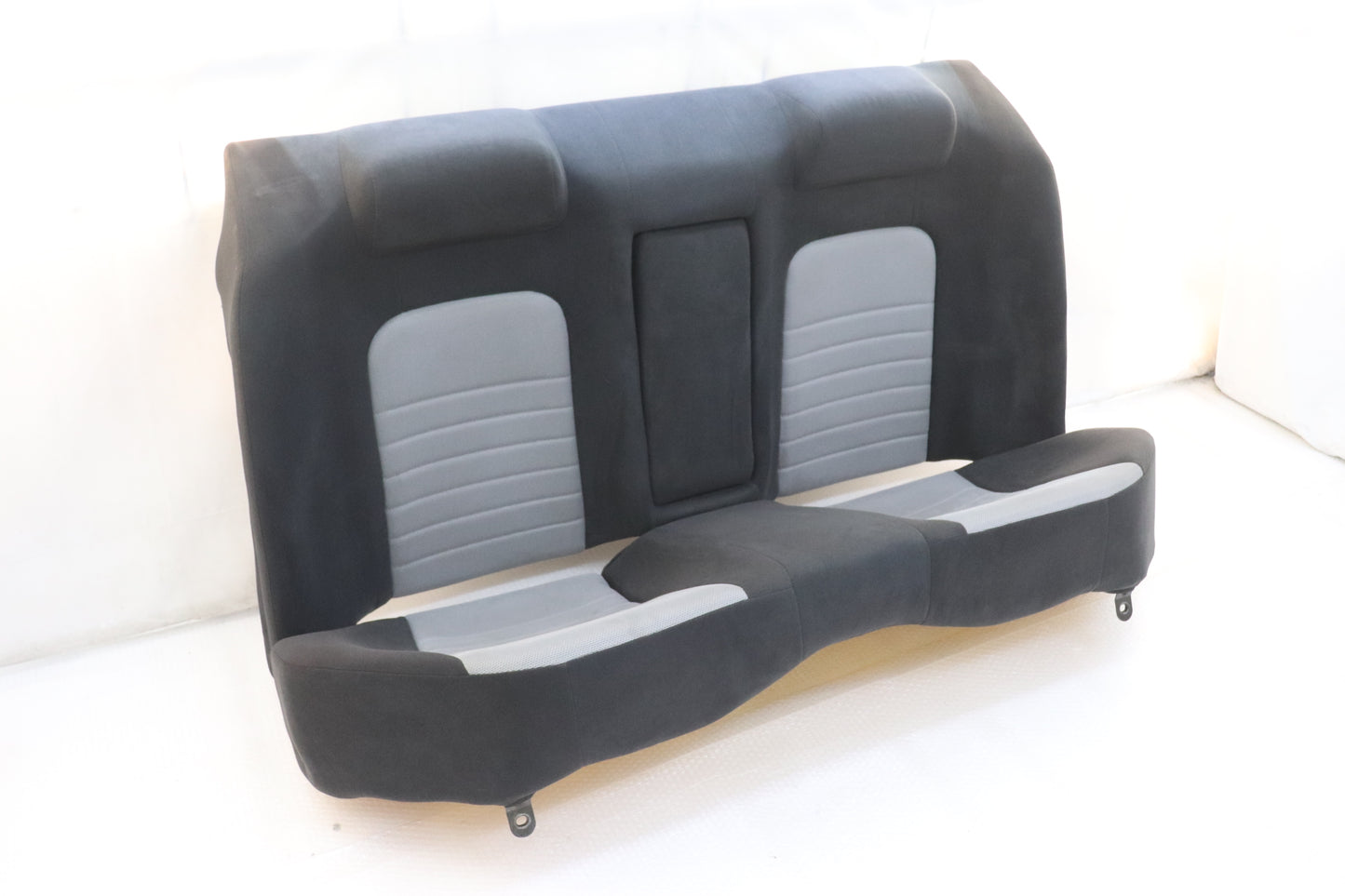 [USED] NISSAN Rear Seat Set – Skyline ER34 25GT Turbo (Late Model) 4-Door #1100333203