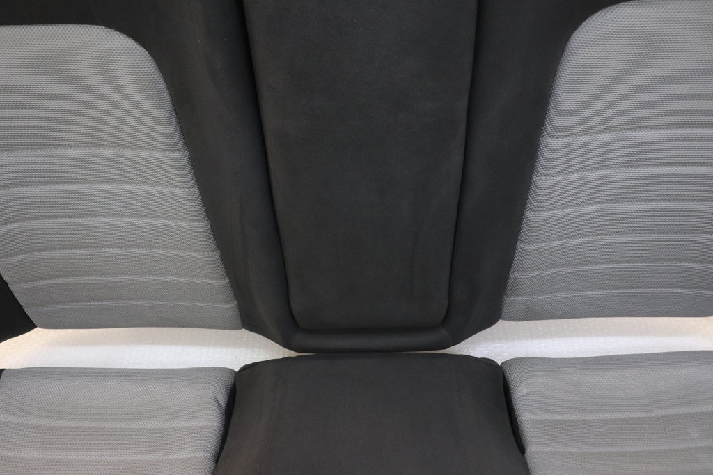[USED] NISSAN Rear Seat Set – Skyline ER34 25GT Turbo (Late Model) 4-Door #1100333203