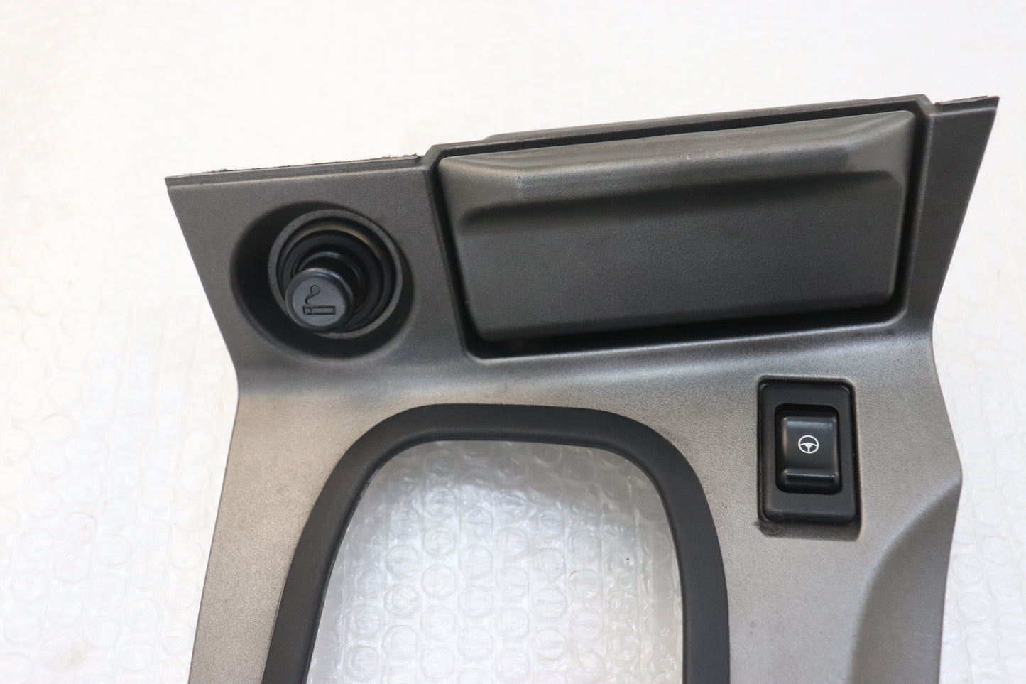 [USED] NISSAN AT Shift Panel – Skyline ER34 25GT Turbo (Late Model) 4-Door #1100333205
