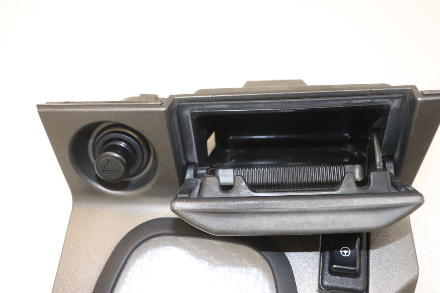 [USED] NISSAN AT Shift Panel – Skyline ER34 25GT Turbo (Late Model) 4-Door #1100333205