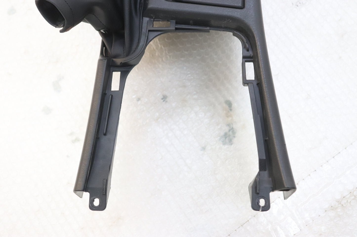 [USED] NISSAN Center Console – Skyline ER34 25GT Turbo (Late Model) 4-Door #1100333206