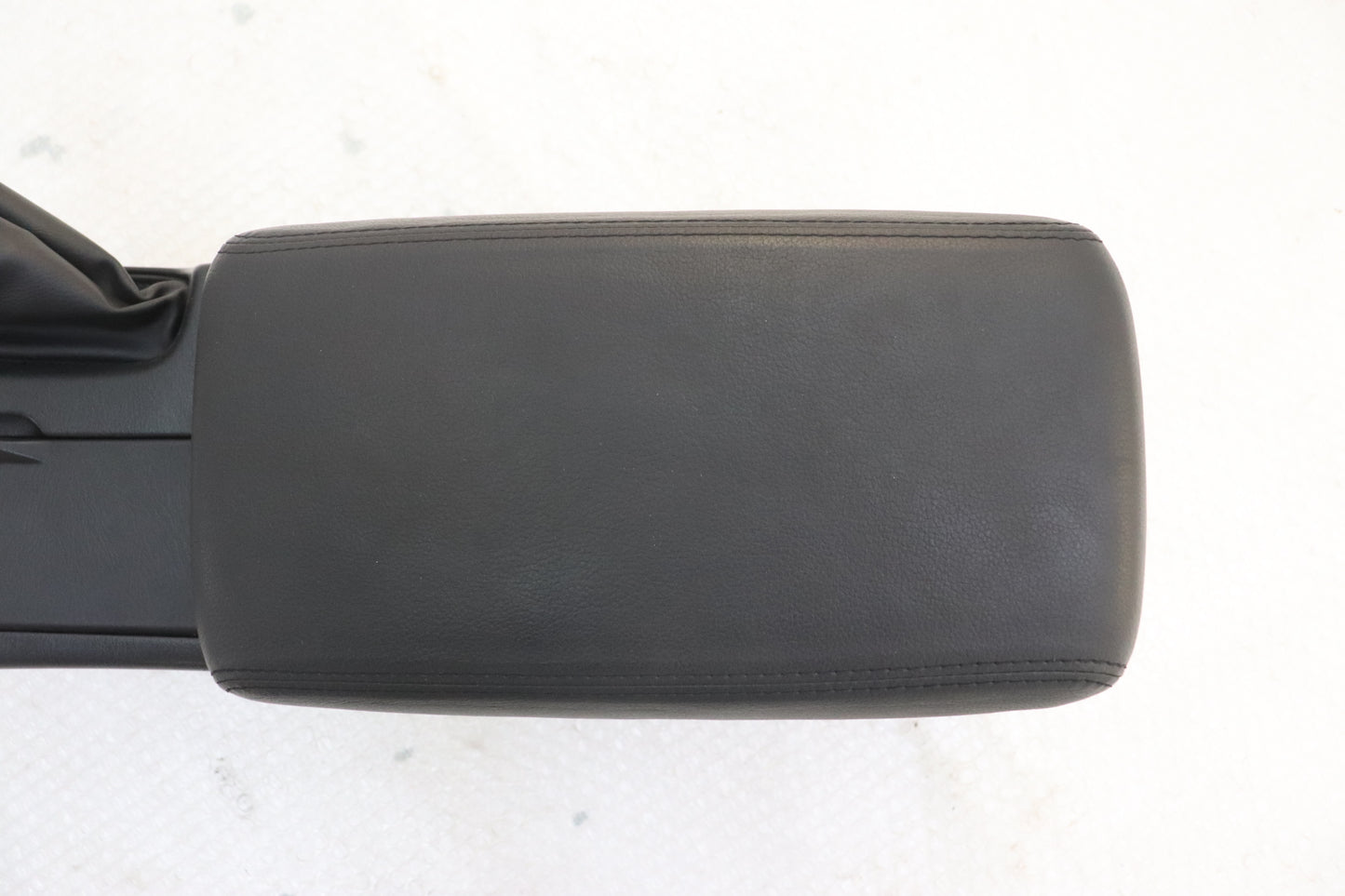[USED] NISSAN Center Console – Skyline ER34 25GT Turbo (Late Model) 4-Door #1100333206
