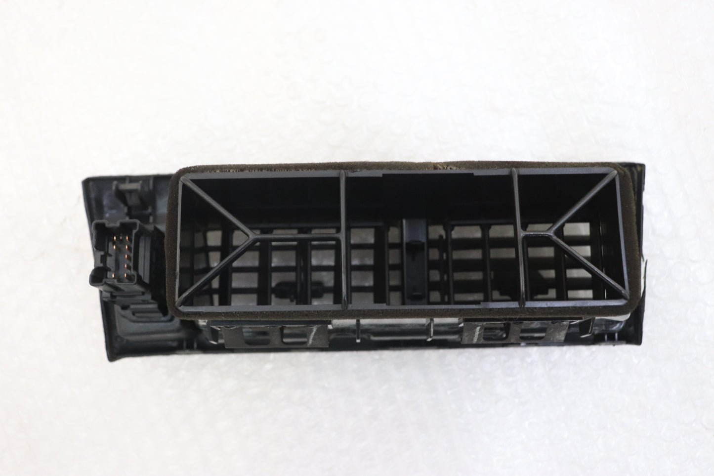 [USED] NISSAN Center A/C Vent – Skyline ER34 25GT Turbo (Late Model) 4-Door #1100333210