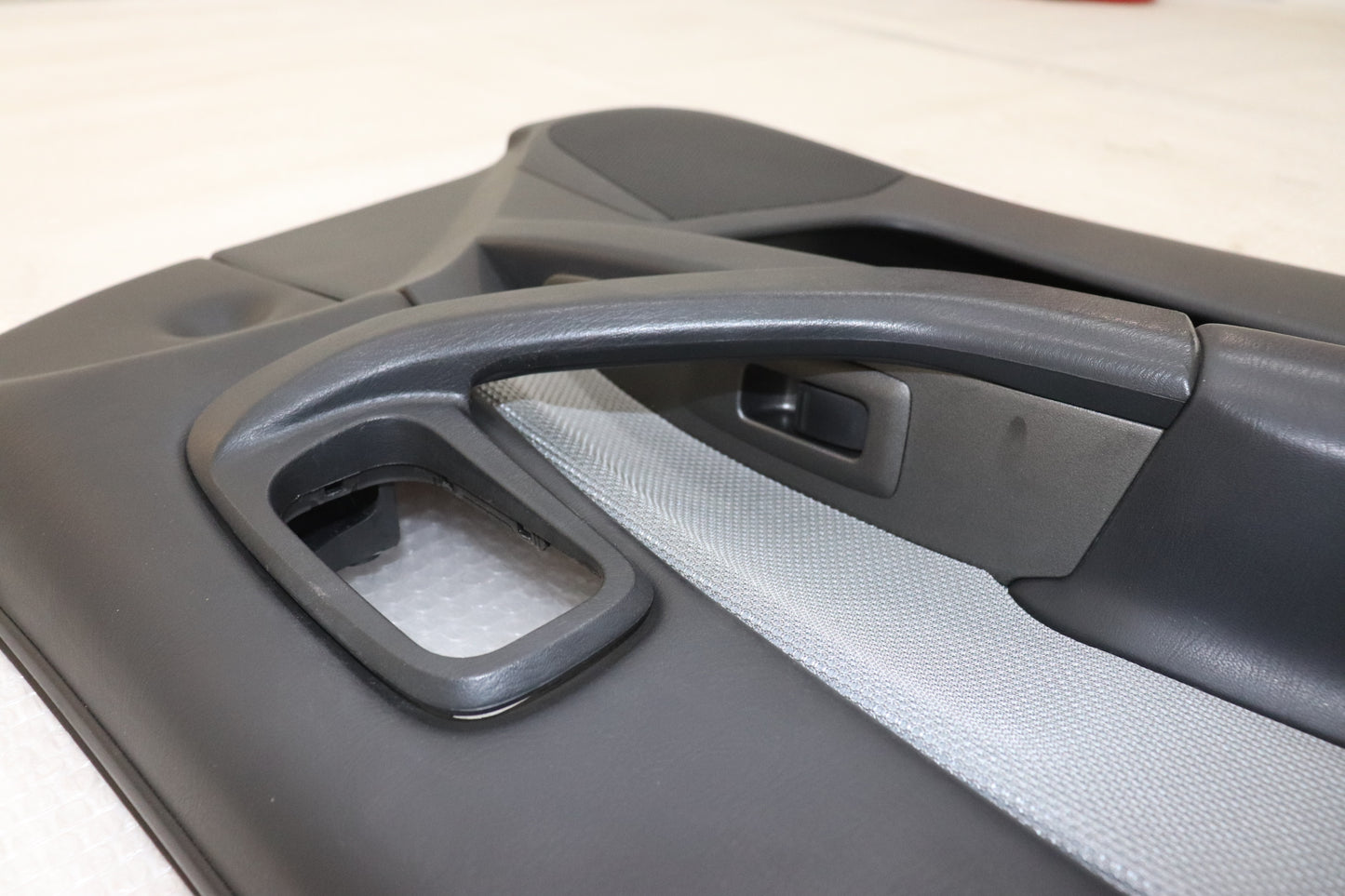 [USED] NISSAN Front Door Trim Panel (Passenger Side) – Skyline ER34 25GT Turbo (Late Model) 4-Door #1100333218