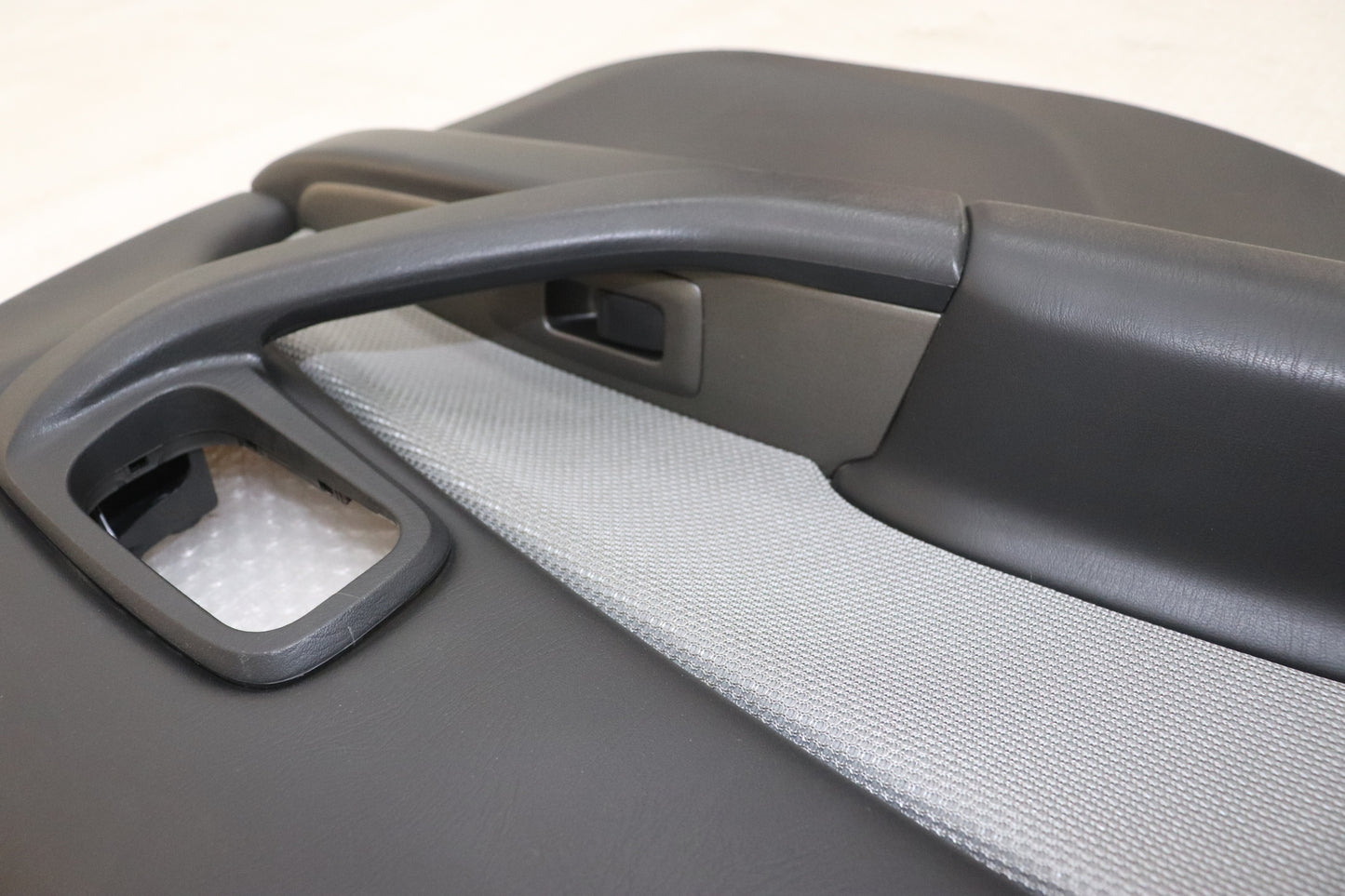 [USED] NISSAN Rear Door Trim Panel (Passenger Side) – Skyline ER34 25GT Turbo (Late Model) 4-Door #1100333226