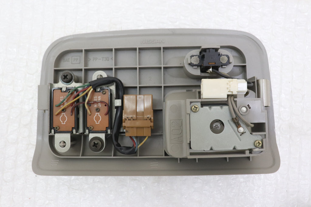 [USED] NISSAN Dome Light & Map Light with Sunroof Switch – Skyline ER34 25GT Turbo (Late Model) 4-Door #1100333247