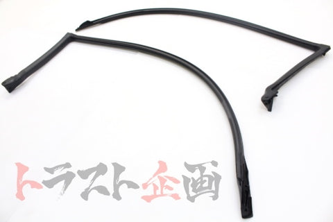 OEM Nissan Upper Window Weatherstrip Body Side - 180SX S13 #663101447S1 - Trust Kikaku