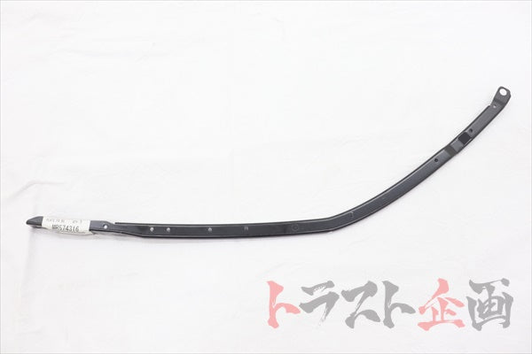 Верхняя пластина переднего бампера Mitsubishi, левая, Evo 7/8/9 CT9A ##868101012 