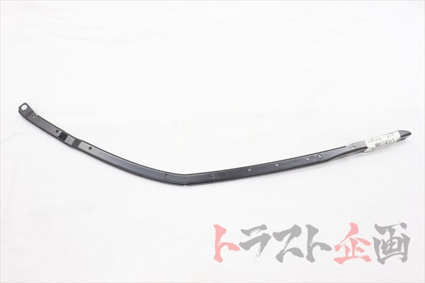 Верхняя пластина переднего бампера Mitsubishi, правая - Evo 7/8/9 CT9A ##868101013 