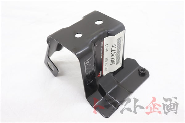 Кронштейн переднего бампера Mitsubishi, правый - Evo 9 CT9A ##868101014 