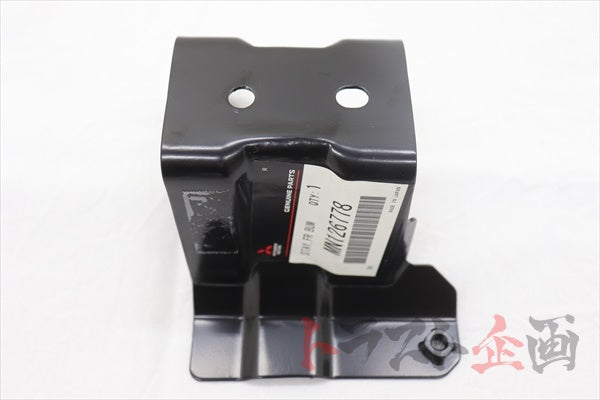 Кронштейн переднего бампера Mitsubishi, правый - Evo 9 CT9A ##868101014 