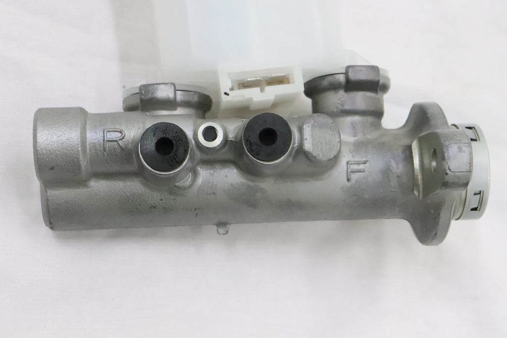 Главный тормозной цилиндр NISSAN TOKICO - BNR32 #663151618 